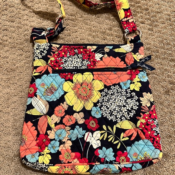 Vera Bradley Crossbody with matching Wallet - Picture 2 of 4
